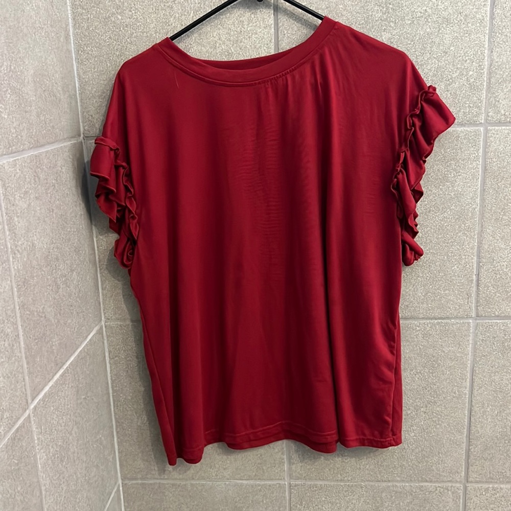 Ruffled arm T-shirt